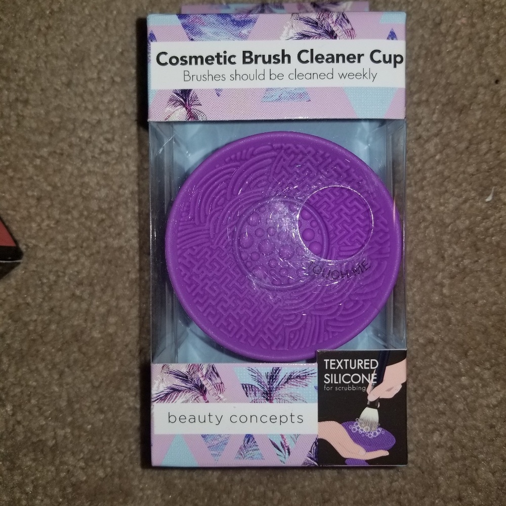 Brush cleaner cup